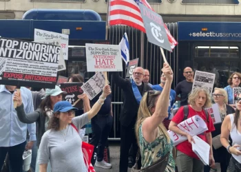 Judíos de Nueva York protestan contra The New York Times por segunda vez