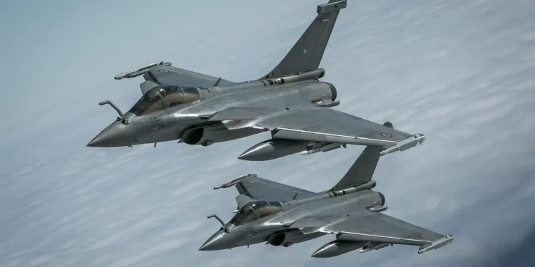 Rafale francés derriba un dron en el espacio aéreo de Letonia
