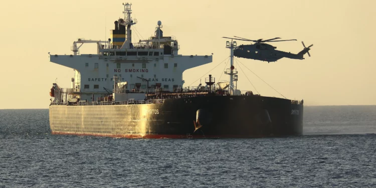 Reino Unido intercepta el petrolero SMYRTOS de la flota en la sombra rusa