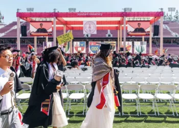 Estudiantes antisionistas abandonan discurso del CEO de Google en Stanford