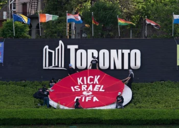 Protesta en Toronto exige expulsar a Israel de la FIFA