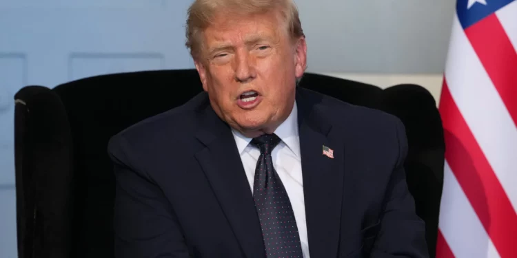 Trump afirma que el estrecho de Ormuz reabrirá por completo el viernes