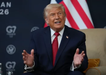 El presidente estadounidense Donald Trump se reúne con el presidente egipcio Abdel Fattah al-Sisi (no se ve) al margen de la cumbre del G7, en Evian-les-Bains, Francia, el 17 de junio de 2026. (Julia Demaree Nikhinson/AP)