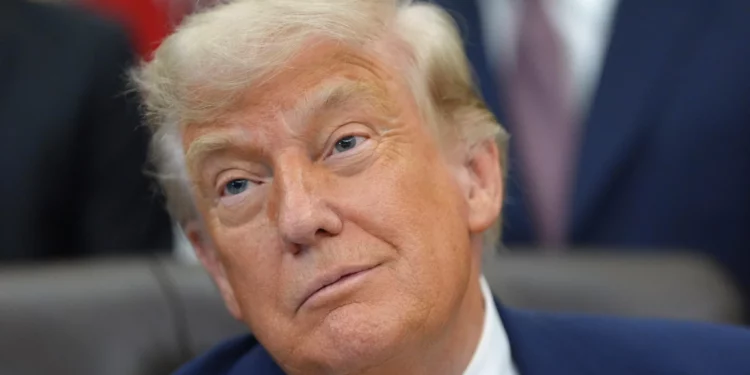 Trump advierte que actuará contra Irán si no cumple el acuerdo