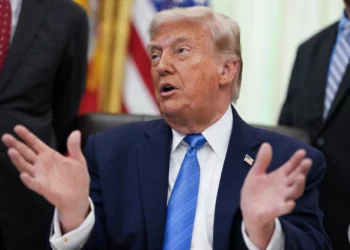 Trump anuncia acuerdo de paz con Irán y apertura del estrecho de Ormuz