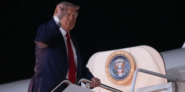 Trump afirma que pilotos de Apache accidentado cerca de Ormuz están bien