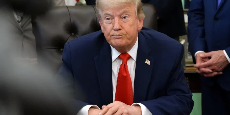 Trump rechaza términos iraníes “falsos” del acuerdo con EE. UU.