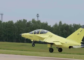 Yak-130M realiza su primer vuelo desde la Planta de Aviación Sokol