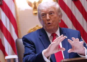 El presidente estadounidense Donald Trump habla durante una reunión de gabinete en la Casa Blanca en Washington el 27 de mayo de 2026. (Foto AP/Jacquelyn Martin)