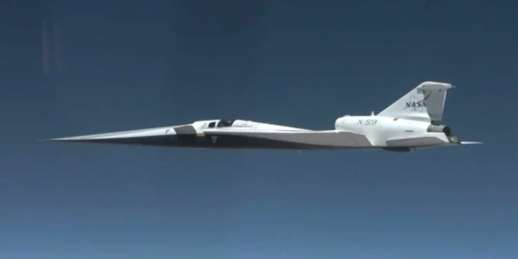 NASA lleva al X-59 QueSST a su primer vuelo supersónico