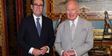Andy Burnham asume como primer ministro del Reino Unido
