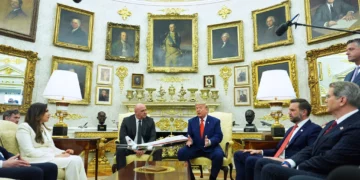 Trump afirma que Irán busca “desesperadamente” una reunión