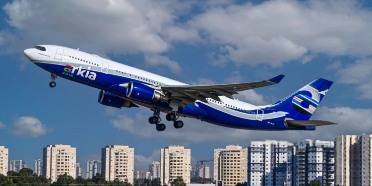 Vuelo histórico: por primera vez, una aerolínea israelí aterrizó en el Ártico