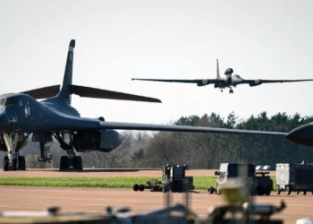 Los bombarderos B-1 de EE. UU. lanzan su furia sobre Irán