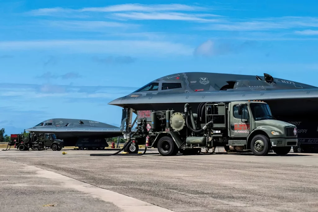 Estados Unidos reabastece sus B-2 Spirit: Algo grande va a pasar