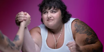 DJ judía francesa denuncia a activistas que interrumpieron su actuación