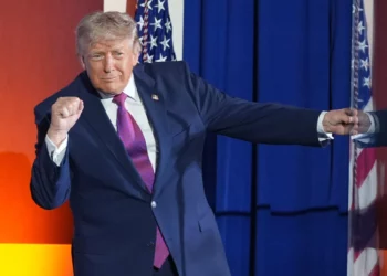 Trump dice que EE. UU. “les concedió una semana de permiso para un funeral”