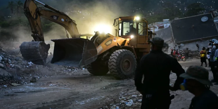 Venezuela eleva a 2.645 los muertos por los terremotos