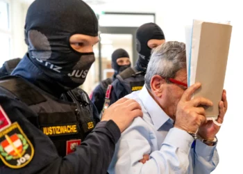 Dos exfuncionarios sirios acusados de tortura esperan el fallo en Viena