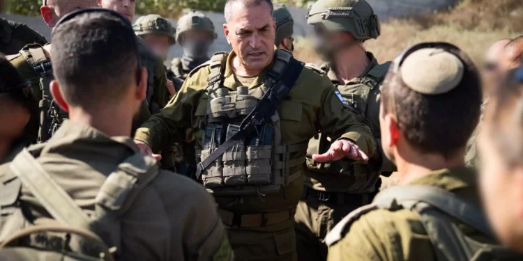 Jefe de las FDI promete perseguir a los autores del atentado en Havat Gilad