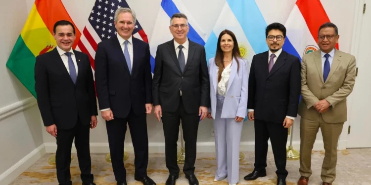 El ministro de Asuntos Exteriores de Israel, Gideon Sa'ar, se reunió durante la noche con sus homólogos de Argentina, Bolivia y Paraguay