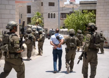 Las FDI detienen a ocho palestinos por ataque en Mukhmas