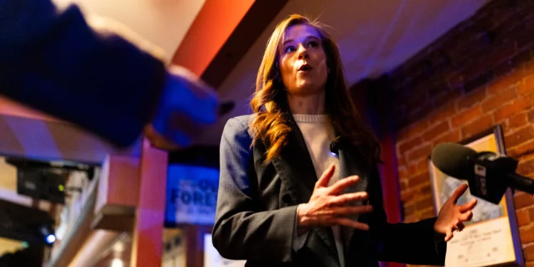McMorrow suspende su campaña al Senado y reconfigura las primarias