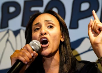 Demócrata antisemita gana las primarias de Colorado