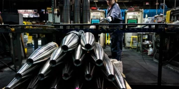 Problemas de fabricación frenan la munición de 155 mm en EE. UU.