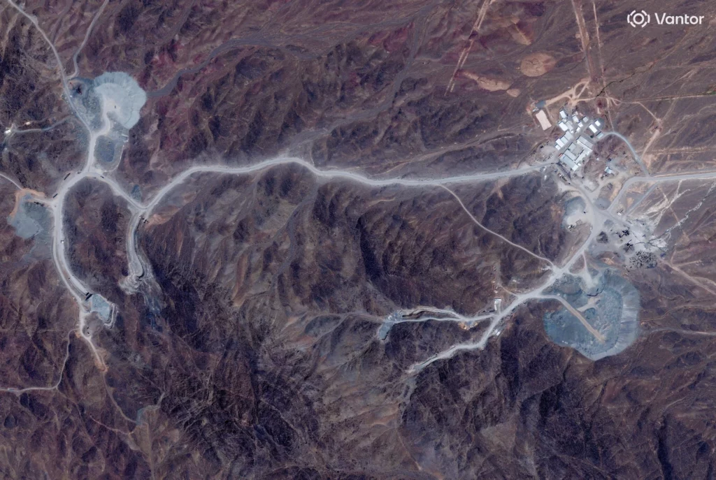 Israel detectó que Irán trasladó miles de centrifugadoras bajo la montaña Pickaxe