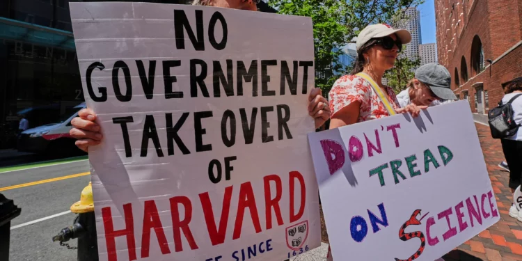 Hillel retira su apoyo a Harvard en la disputa por los fondos federales