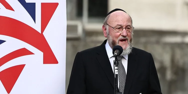 Gran rabino británico critica el respaldo de Iglesia a Kairos II