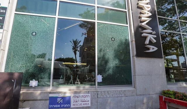 Detienen a un hombre por tiroteos y ataques con granadas contra restaurantes de sushi