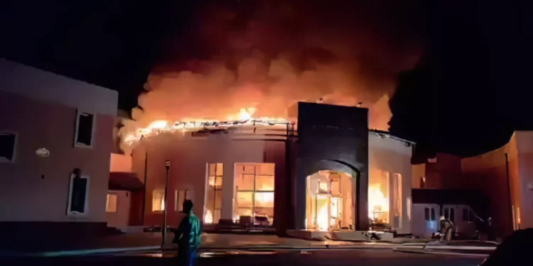 Incendio consume un centro Jabad en Ucrania