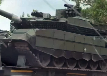 El tanque ruso T-90M configurado para operar con Arena-M