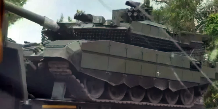 El tanque ruso T-90M configurado para operar con Arena-M