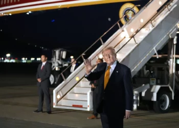 Trump: Irán “llamó y quieren llegar a un acuerdo con mucha urgencia”