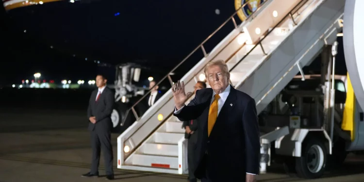 Trump: Irán “llamó y quieren llegar a un acuerdo con mucha urgencia”