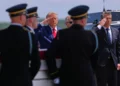 Trump recibe en Dover los restos de cuatro militares muertos por Irán