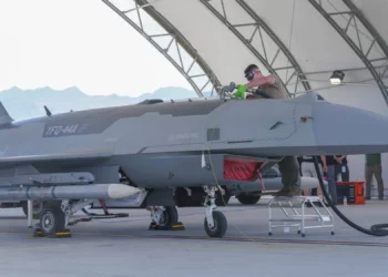 La Fuerza Aérea prueba los CCA YFQ-42 y YFQ-44