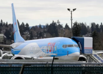 Archivo: En esta foto tomada el 11 de marzo de 2019, se ve un avión Boeing 737 MAX 8 de TUI estacionado en la planta de ensamblaje de Boeing Co. En Renton, Washington (Foto AP/Ted S. Warren).