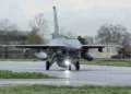 Imagen ilustrativa: Un F-16 estadounidense en la base aérea de Graf Ignatievo, en Bulgaria, en una fotografía publicada el 2 de abril de 2025. (Gobierno búlgaro vía AP)