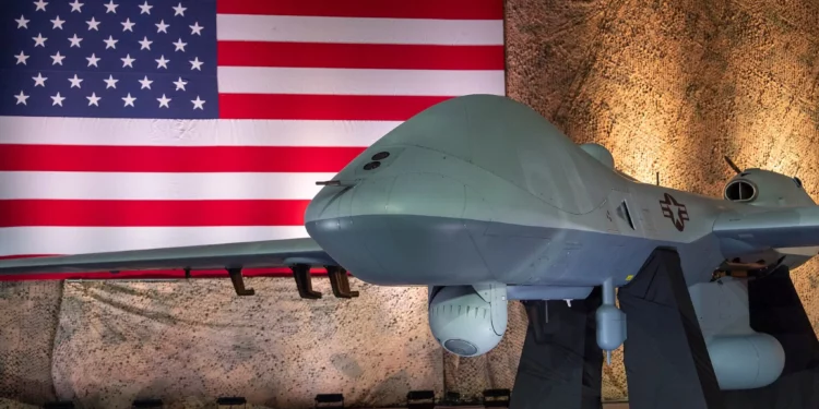 Un dron MQ-9 Reaper se exhibe antes del discurso del presidente estadounidense Donald Trump en la base aérea de Al Udeid, el 15 de mayo de 2025, en Doha, Qatar. (Foto AP/Alex Brandon)