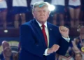 El presidente estadounidense Donald Trump asiste a los Juegos Patriotas en la Spire Academy en Geneva, Ohio, el 11 de agosto de 2026. (Foto AP/Mark Schiefelbein)