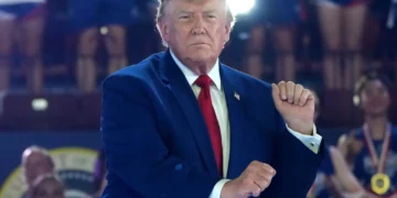 El presidente estadounidense Donald Trump asiste a los Juegos Patriotas en la Spire Academy en Geneva, Ohio, el 11 de agosto de 2026. (Foto AP/Mark Schiefelbein)