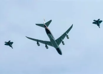 C-17 de EE. UU. da la vuelta tras amenaza de misil ruso