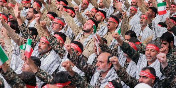 Irán amenaza con responder al bombardeo de EE. UU. en Ormuz