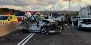 Una mujer muere y seis resultan heridos en un choque en la Ruta 2