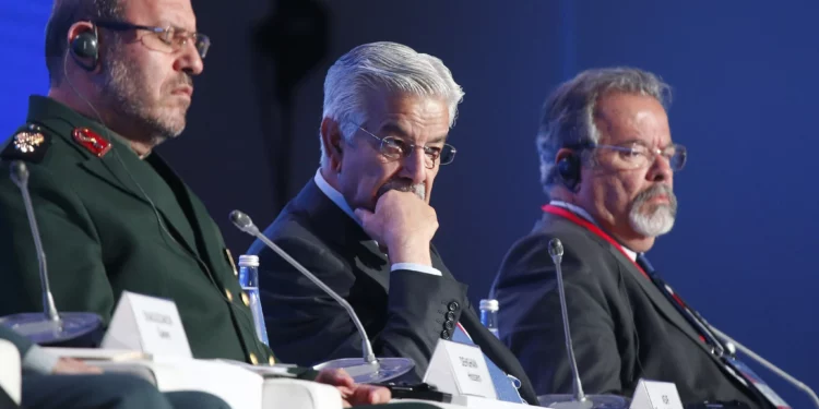Ministro de Defensa de Pakistán pide que los países musulmanes se unan contra Israel
