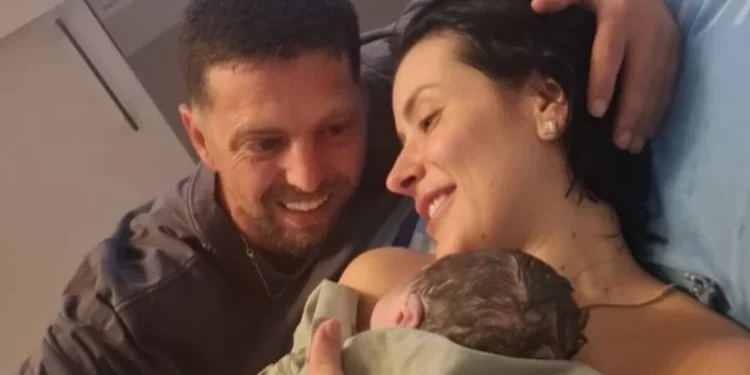 El exrehen Elkana Bohbot y su esposa han tenido una niña